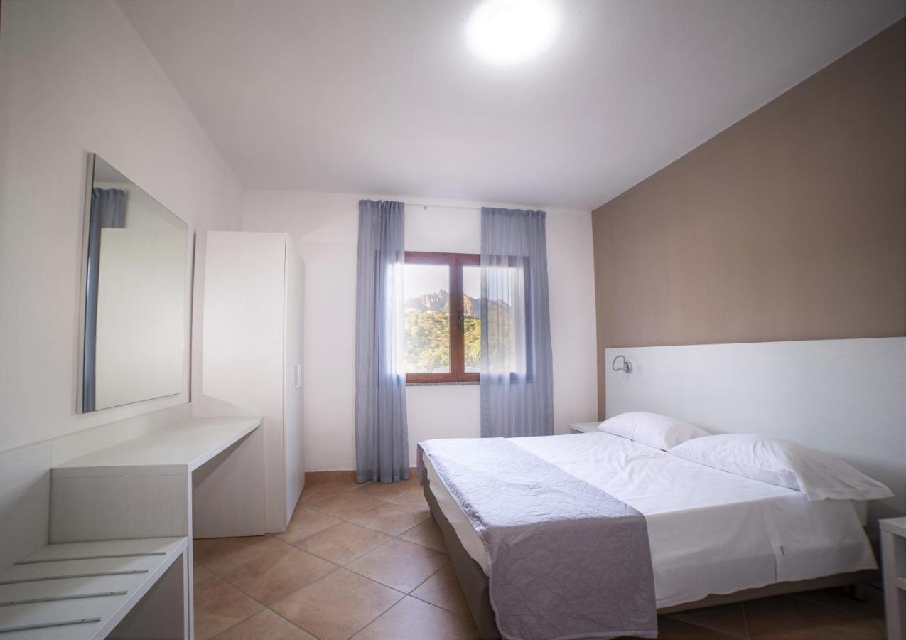 Babai Village Resort Marina di Gairo Екстериор снимка